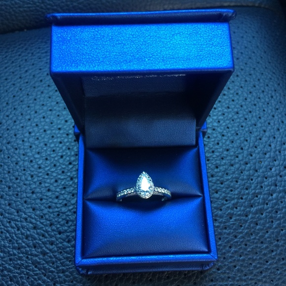 BRAND NEW! 18K White Gold Tacori Engagement Ring - Picture 4 of 5